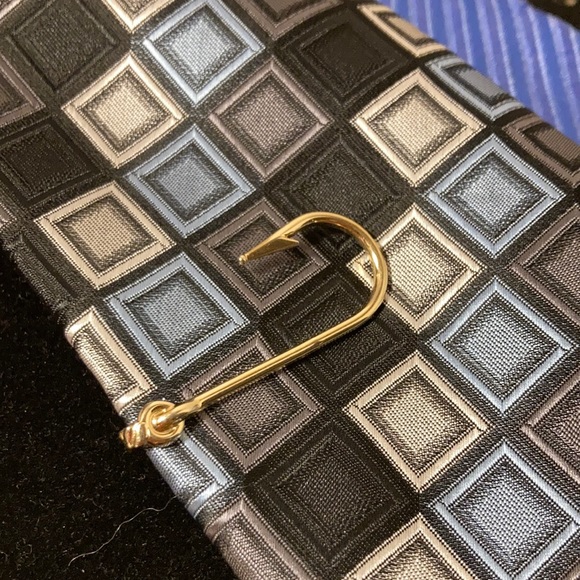 SwankStyles Other - Swank Fish Hook Tie Clip